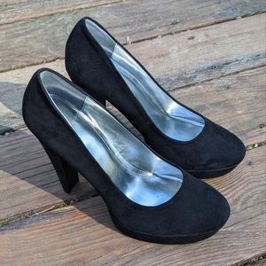 Calvin Klein sz 9 suede heels